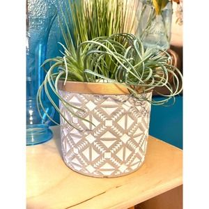 Silver and White 3D Aztec Design Ceramic Planter / 3D texture